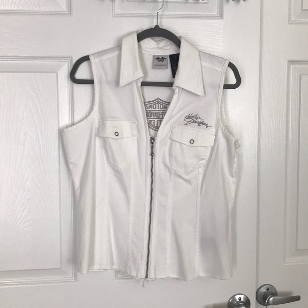 Sleeveless Harley Davidson shirt